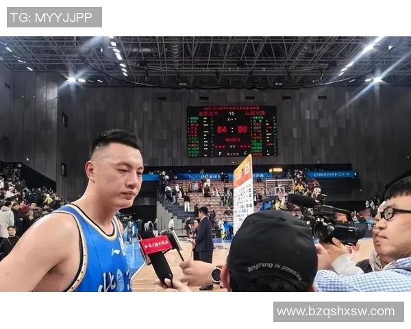 翟晓川的篮球之路：从青涩少年到职业明星的奋斗历程与心路历程