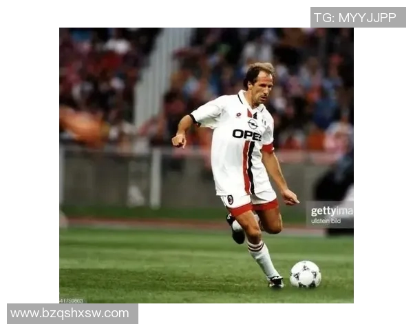 迪巴拉的崛起与挑战：从天才少年到足球巨星的蜕变之路