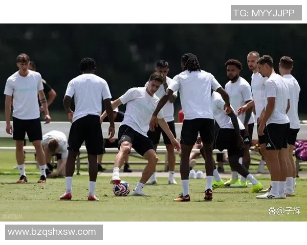 日耳曼与尤文激战正酣比分悬念引发球迷热议 日耳曼与尤文激战正酣比分悬念引发球迷热议